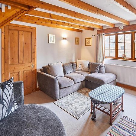 Host & Stay - Oldcorn Cottage Уитби Екстериор снимка