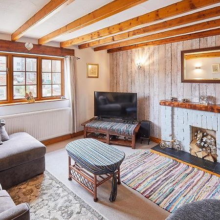 Host & Stay - Oldcorn Cottage Уитби Екстериор снимка