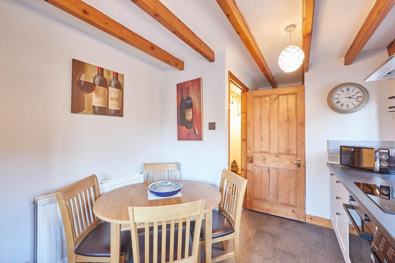 Host & Stay - Oldcorn Cottage Уитби Екстериор снимка