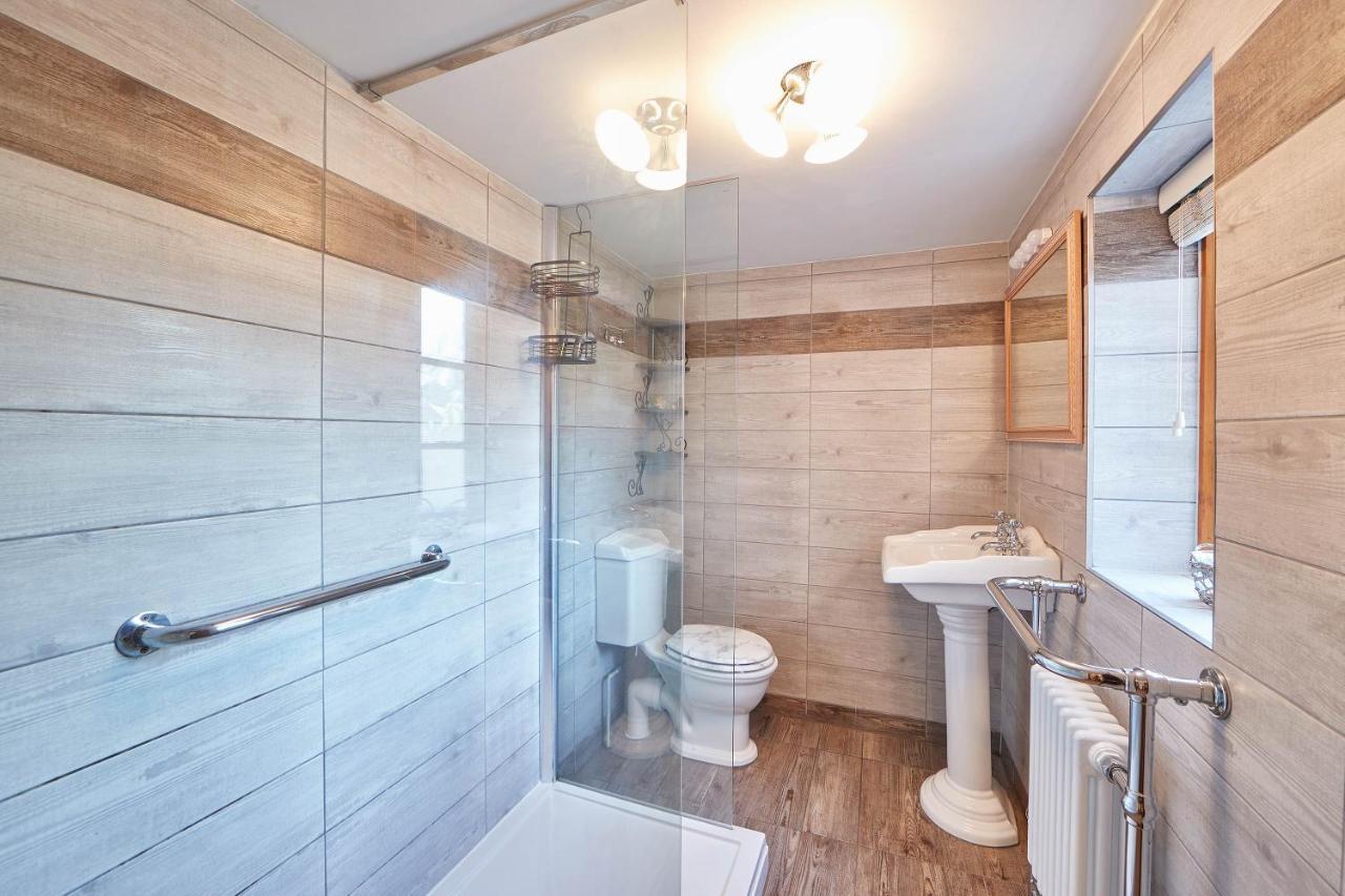Host & Stay - Oldcorn Cottage Уитби Екстериор снимка