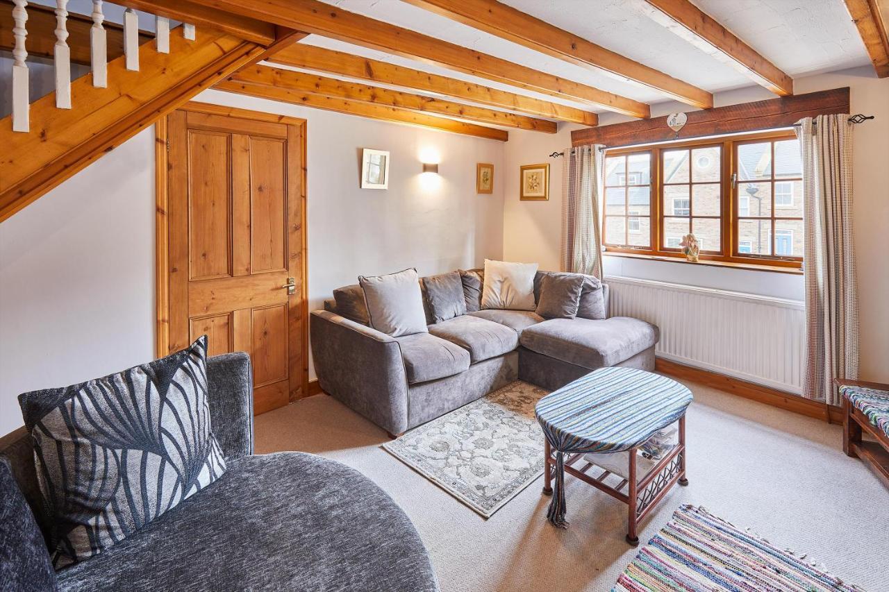 Host & Stay - Oldcorn Cottage Уитби Екстериор снимка